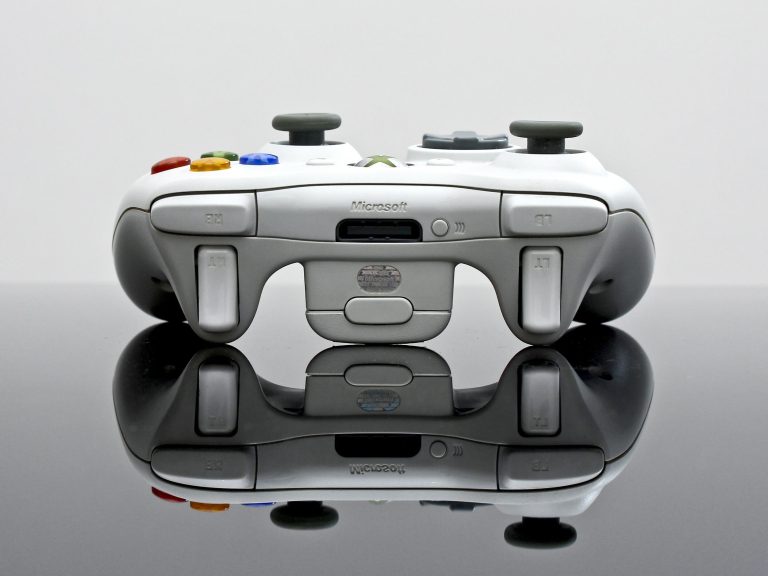 technology-game-controller-reflection-vehicle-gadget-1036437-pxhere.com